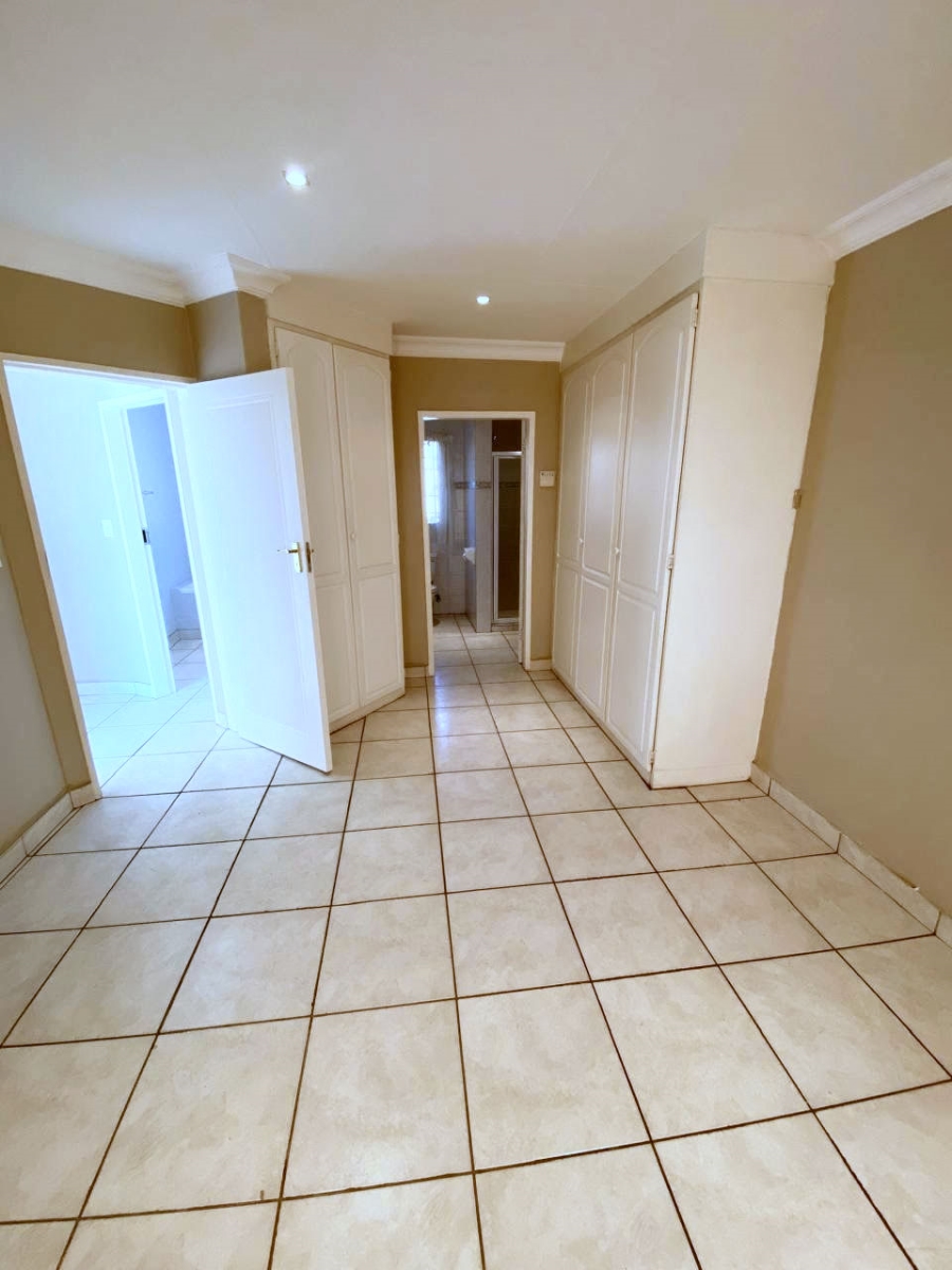 2 Bedroom Property for Sale in Faerie Glen Gauteng