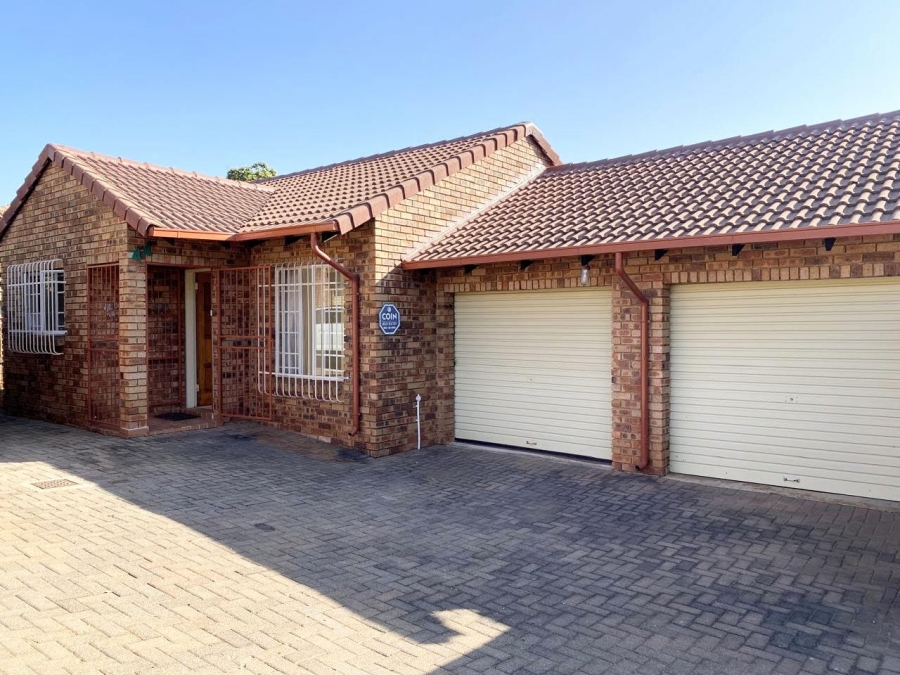 2 Bedroom Property for Sale in Faerie Glen Gauteng