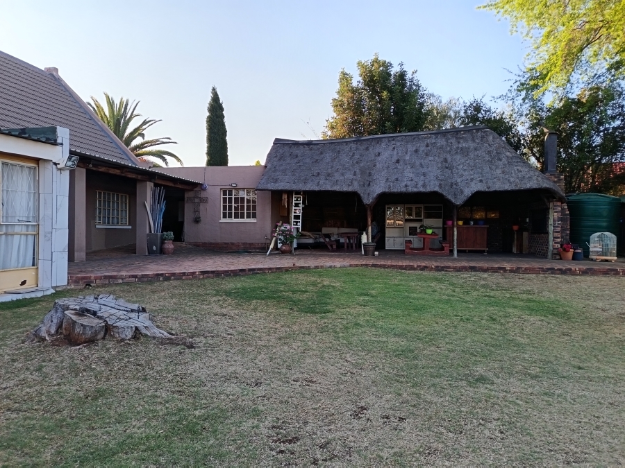 To Let 4 Bedroom Property for Rent in Vaal Marina Gauteng