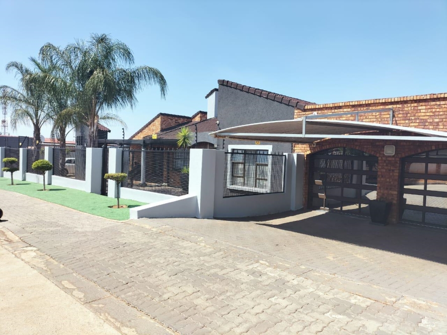 3 Bedroom Property for Sale in Soshanguve L Gauteng