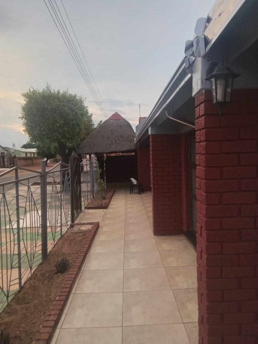 4 Bedroom Property for Sale in Soshanguve G Gauteng