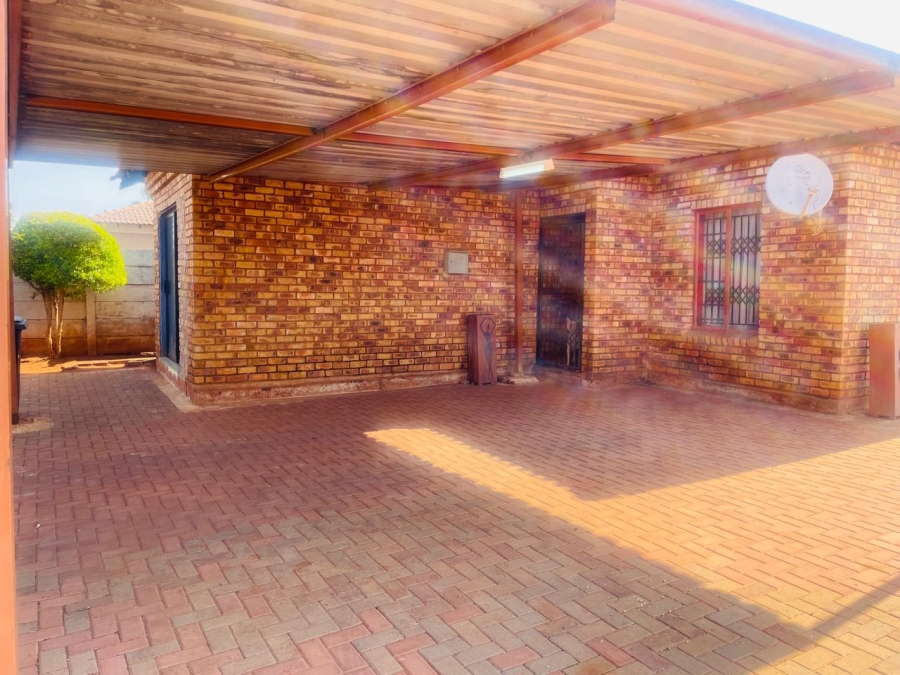 3 Bedroom Property for Sale in The Orchards Gauteng