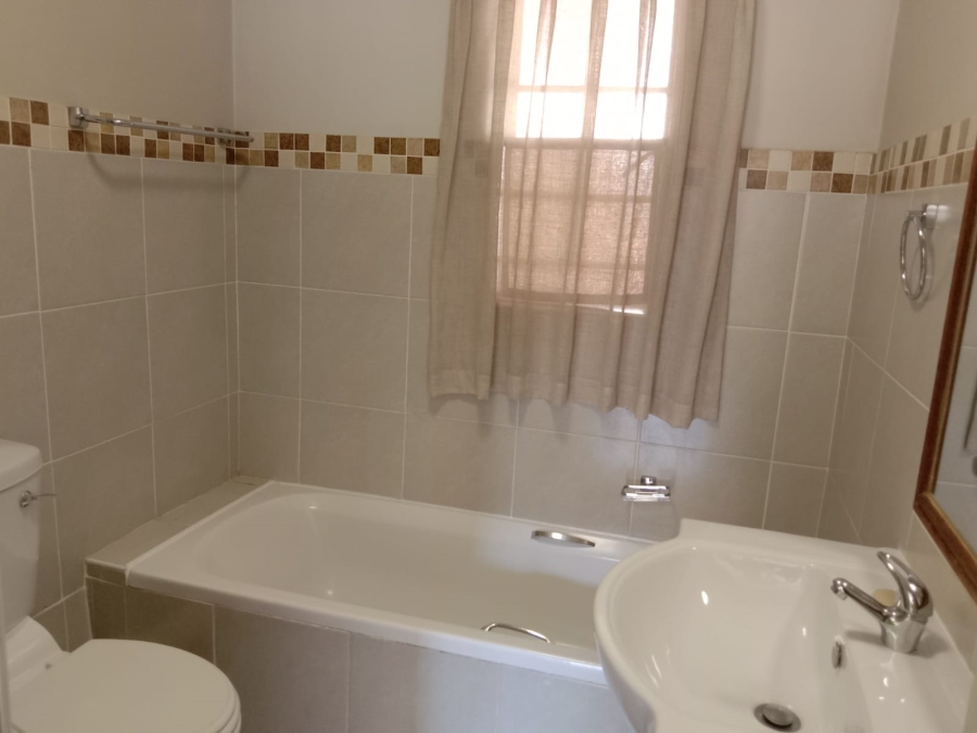 To Let 2 Bedroom Property for Rent in Die Hoewes Gauteng