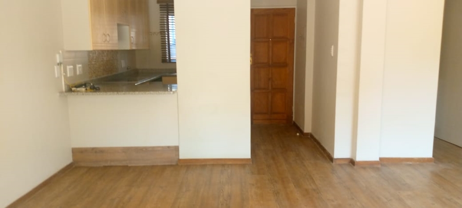 To Let 2 Bedroom Property for Rent in Die Hoewes Gauteng