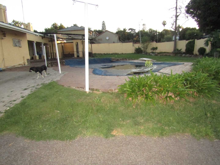 5 Bedroom Property for Sale in Kew Gauteng