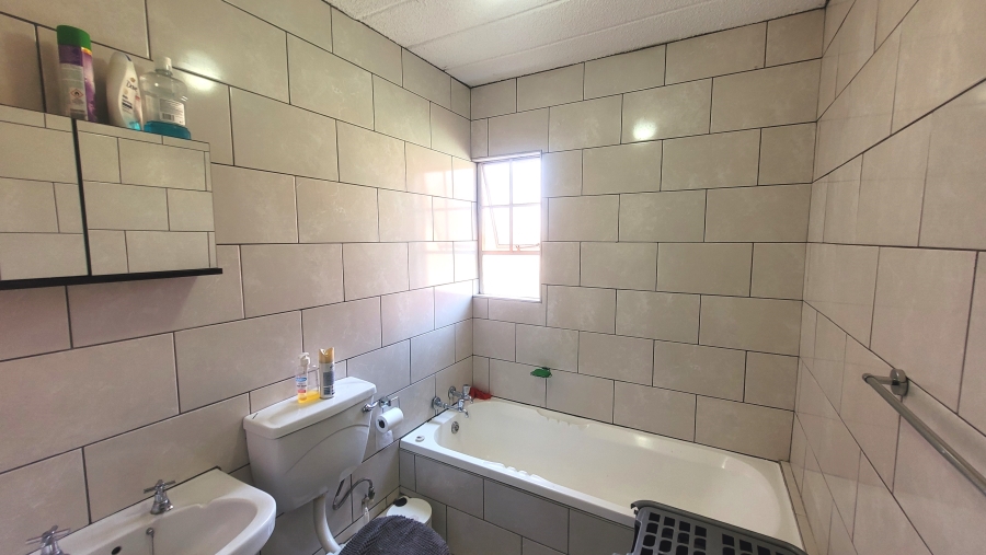 To Let 3 Bedroom Property for Rent in Meyersdal Gauteng