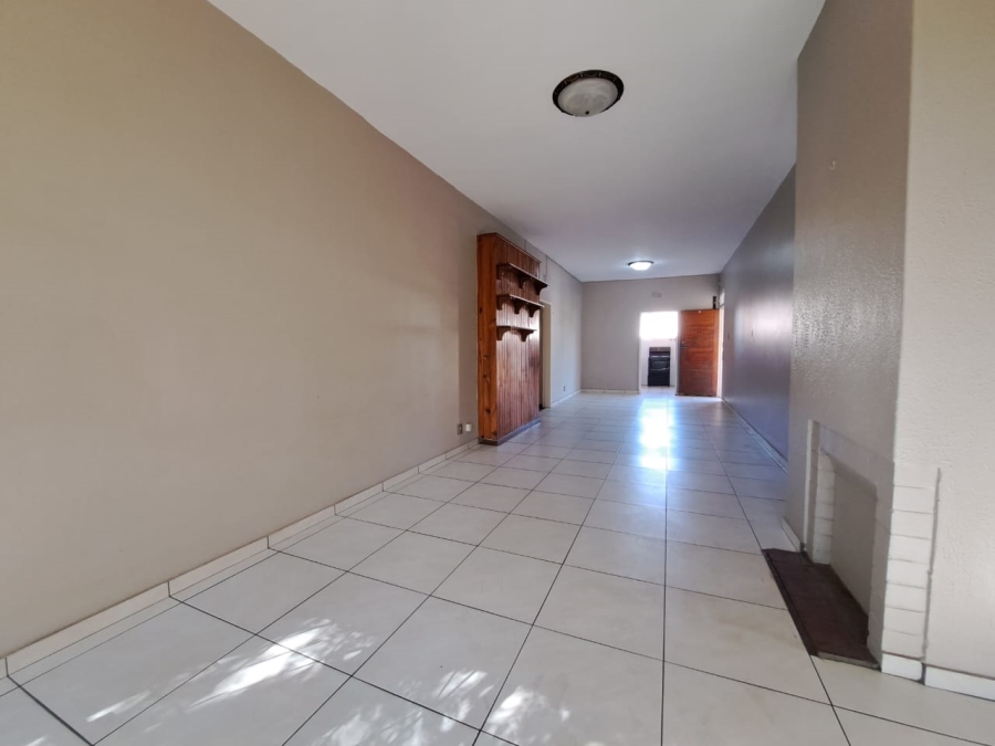 2 Bedroom Property for Sale in Three Rivers Proper Gauteng