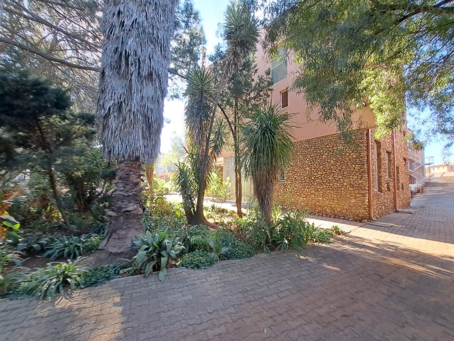 2 Bedroom Property for Sale in Three Rivers Proper Gauteng