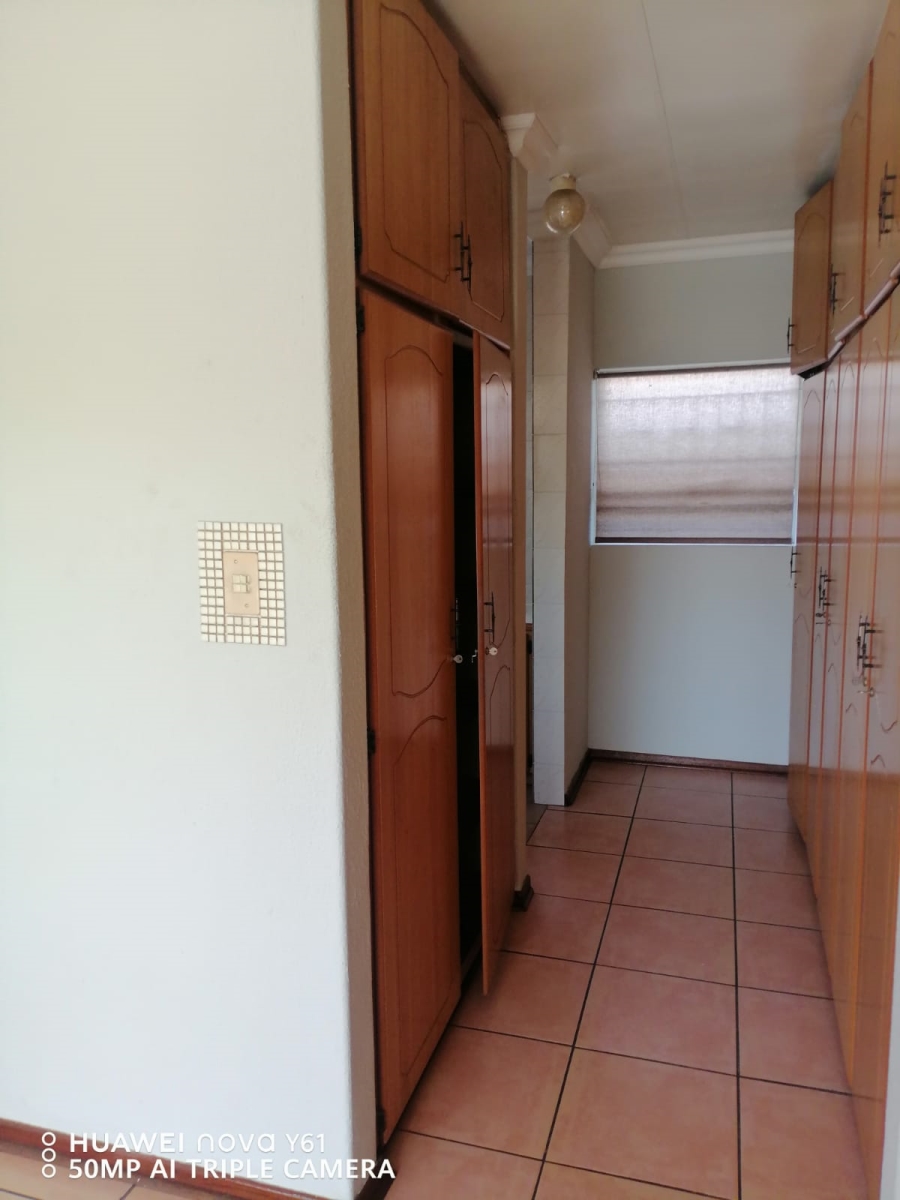 To Let 3 Bedroom Property for Rent in Three Rivers Gauteng