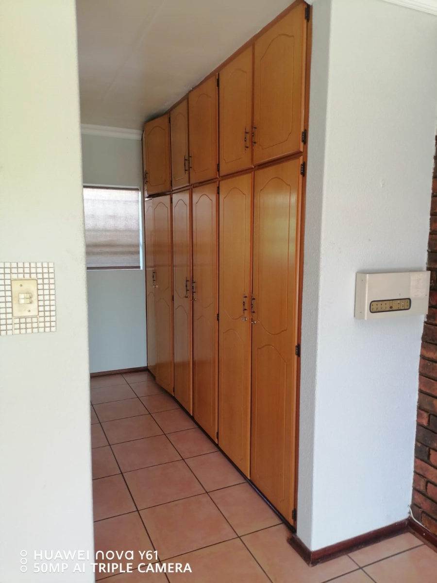 To Let 3 Bedroom Property for Rent in Three Rivers Gauteng