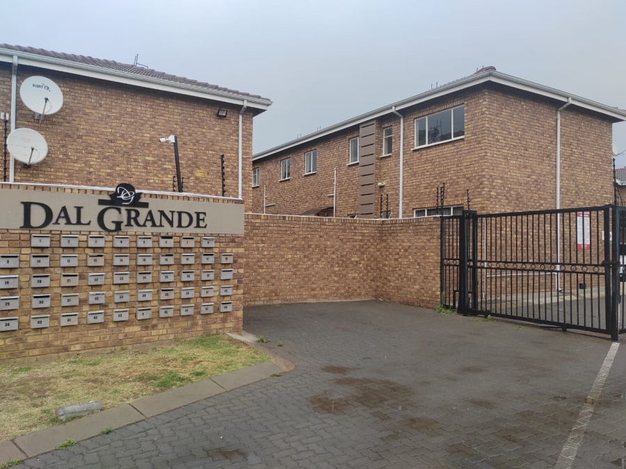 2 Bedroom Property for Sale in Dalpark Gauteng