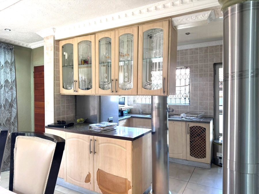 3 Bedroom Property for Sale in Protea North Gauteng