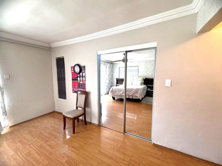 3 Bedroom Property for Sale in Protea North Gauteng