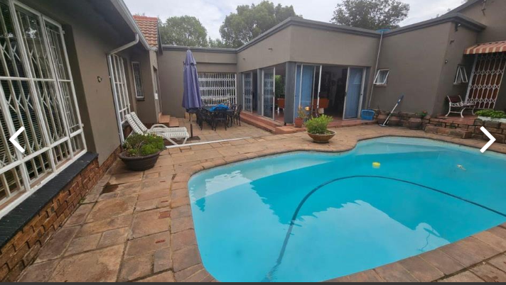 4 Bedroom Property for Sale in Mondeor Gauteng