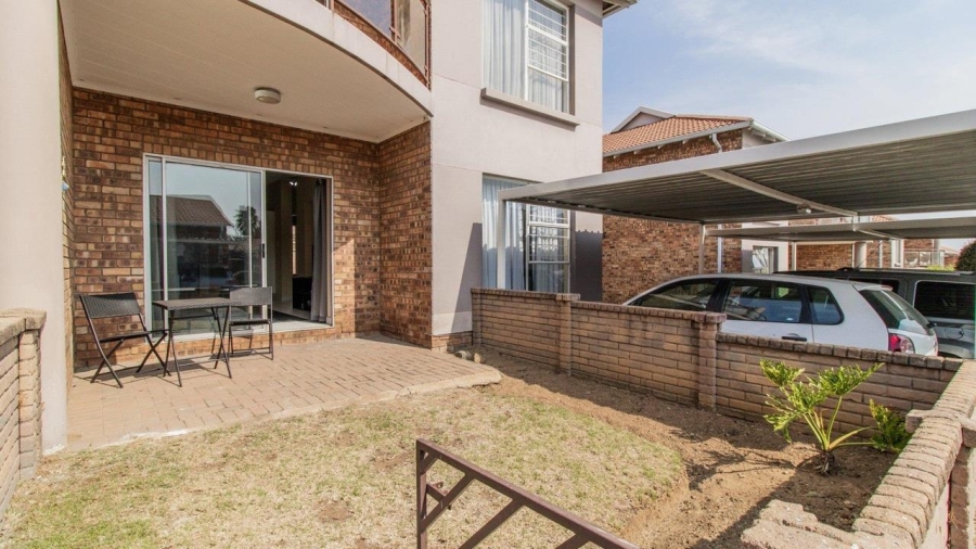 2 Bedroom Property for Sale in Liefde en Vrede Gauteng