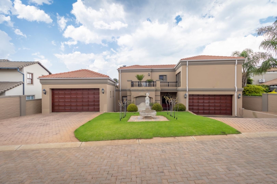 4 Bedroom Property for Sale in Featherbrooke Estate Gauteng