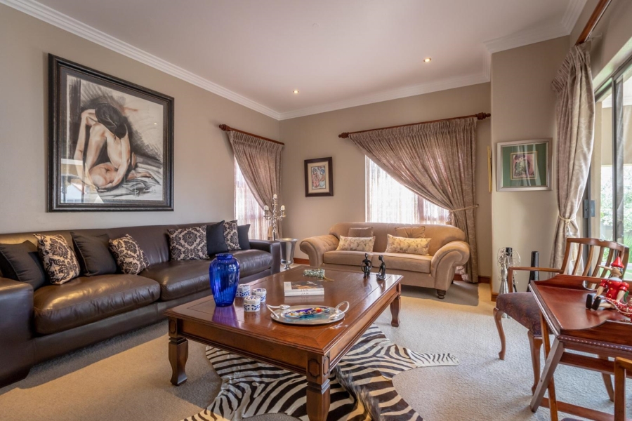 4 Bedroom Property for Sale in Featherbrooke Estate Gauteng