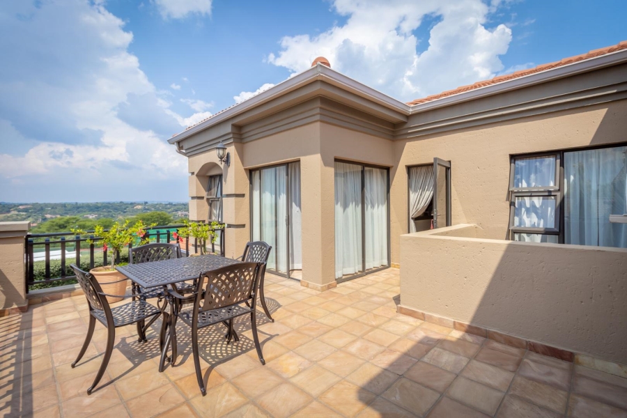 4 Bedroom Property for Sale in Featherbrooke Estate Gauteng