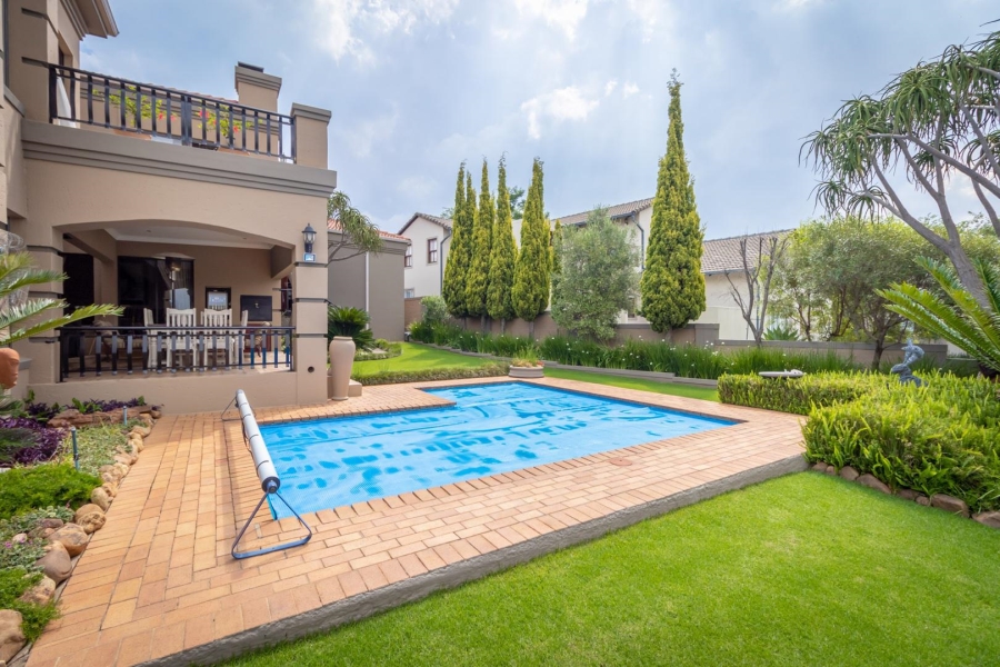 4 Bedroom Property for Sale in Featherbrooke Estate Gauteng