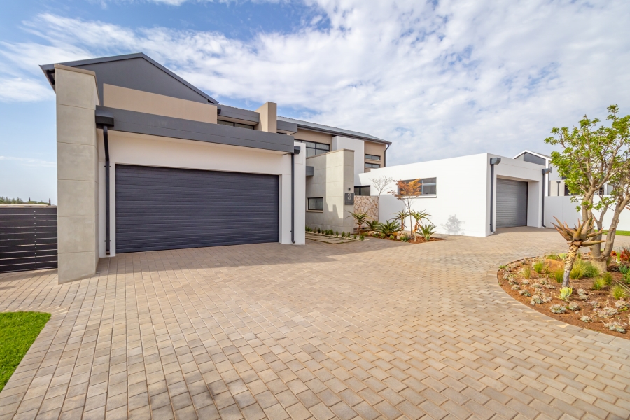 5 Bedroom Property for Sale in Midstream Estate Gauteng