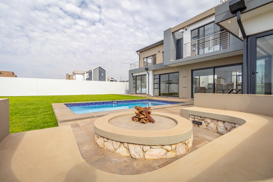 5 Bedroom Property for Sale in Midstream Estate Gauteng