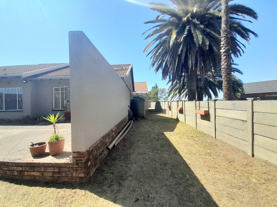 3 Bedroom Property for Sale in Bonanne Gauteng