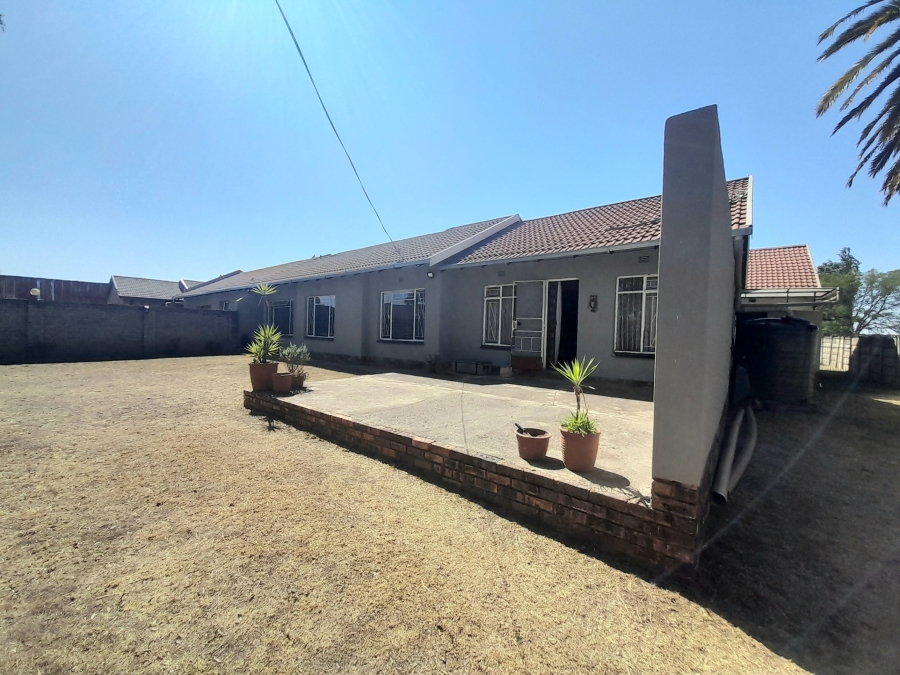 3 Bedroom Property for Sale in Bonanne Gauteng