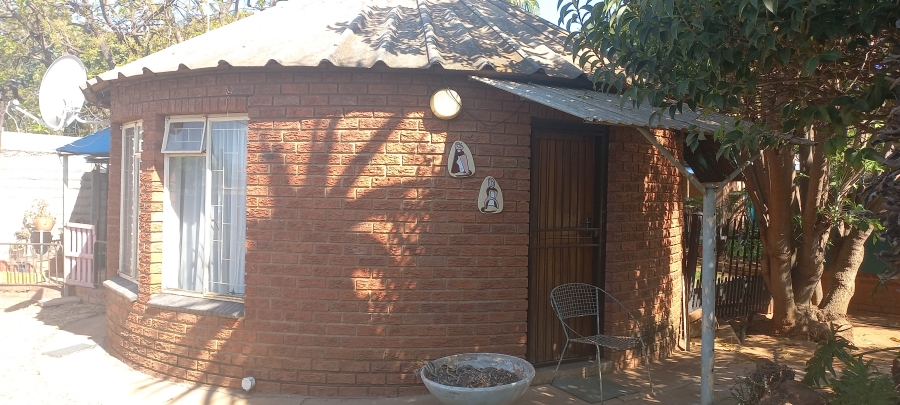 8 Bedroom Property for Sale in Pretoria North Gauteng