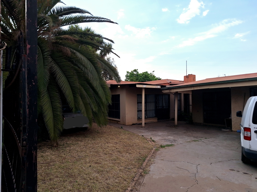 3 Bedroom Property for Sale in East Lynne Gauteng