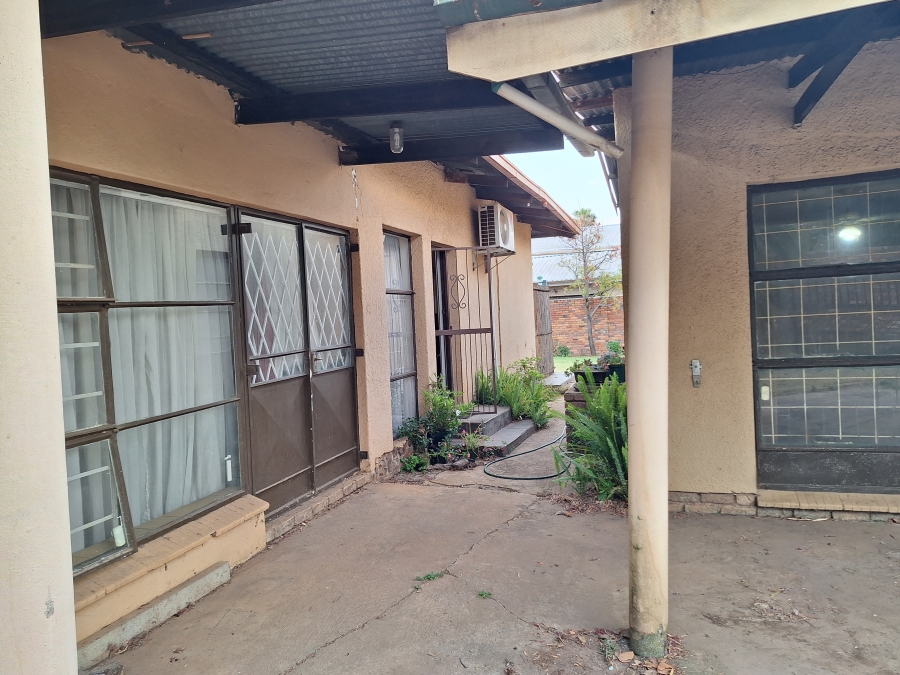 3 Bedroom Property for Sale in East Lynne Gauteng