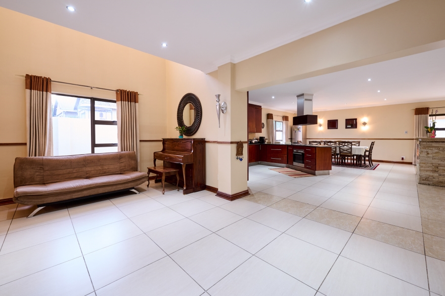 5 Bedroom Property for Sale in Carlswald North Estate Gauteng