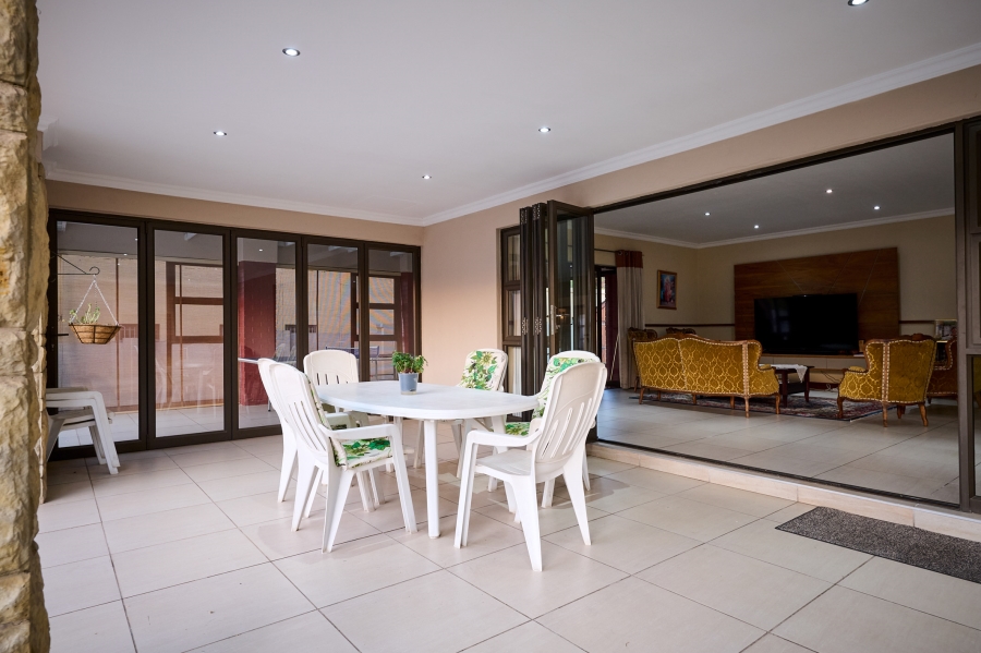 5 Bedroom Property for Sale in Carlswald North Estate Gauteng