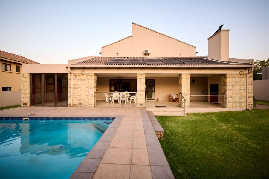 5 Bedroom Property for Sale in Carlswald North Estate Gauteng