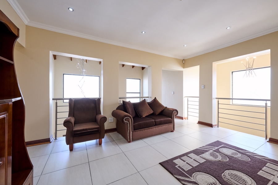 5 Bedroom Property for Sale in Carlswald North Estate Gauteng