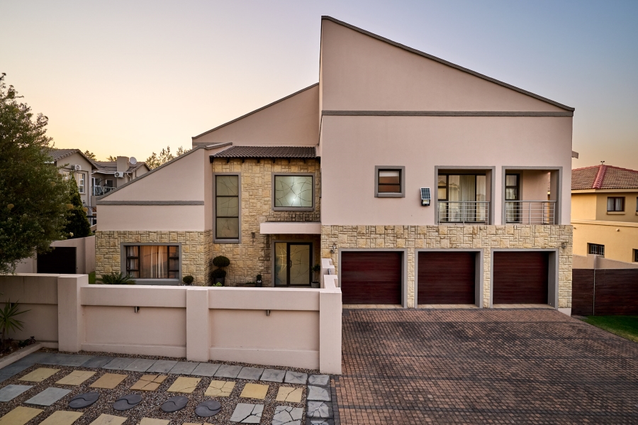 5 Bedroom Property for Sale in Carlswald North Estate Gauteng