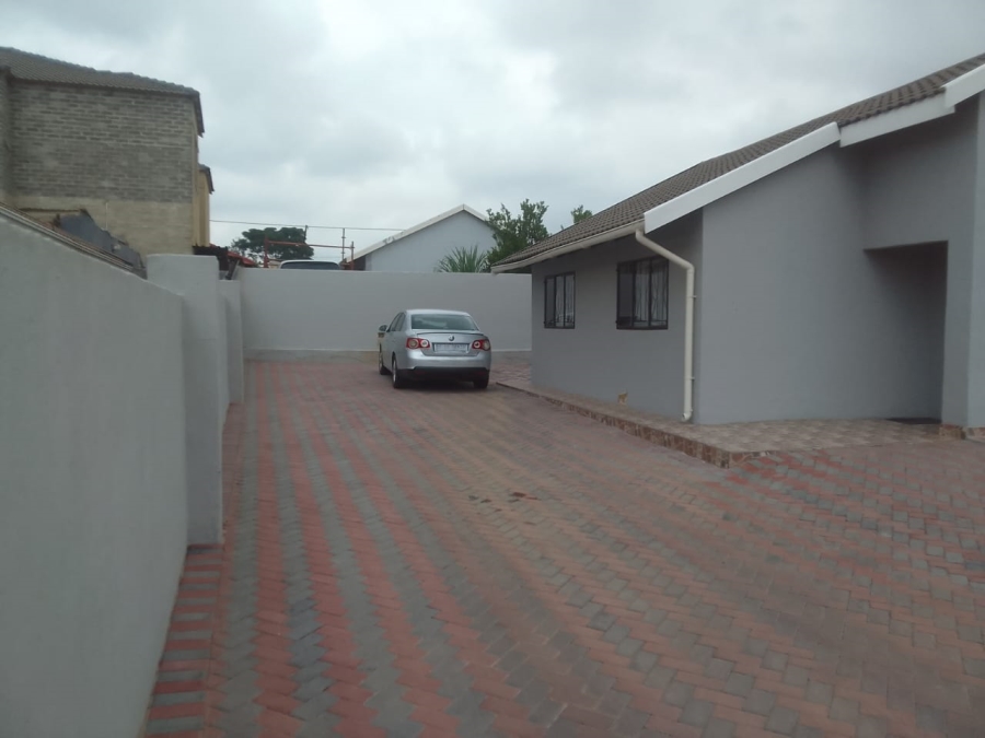 2 Bedroom Property for Sale in Cosmo City Gauteng