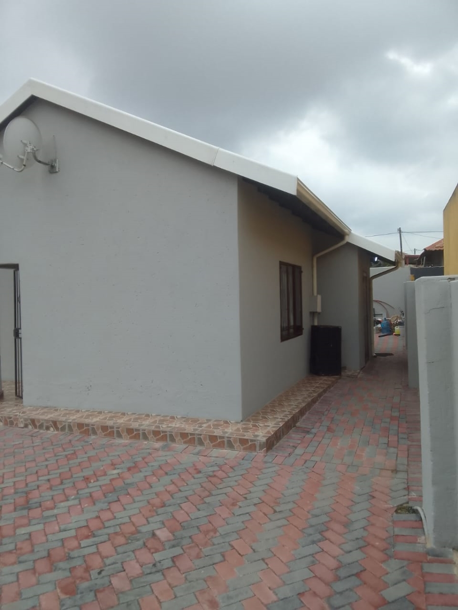 2 Bedroom Property for Sale in Cosmo City Gauteng