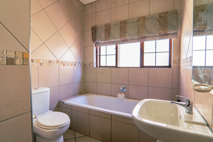 3 Bedroom Property for Sale in Thatchfield Estate Gauteng