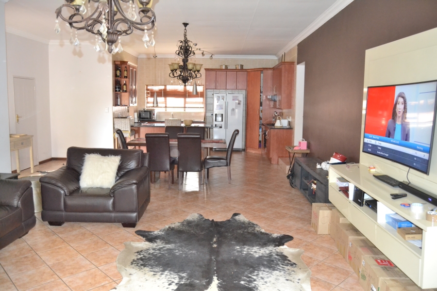 3 Bedroom Property for Sale in Thatchfield Estate Gauteng