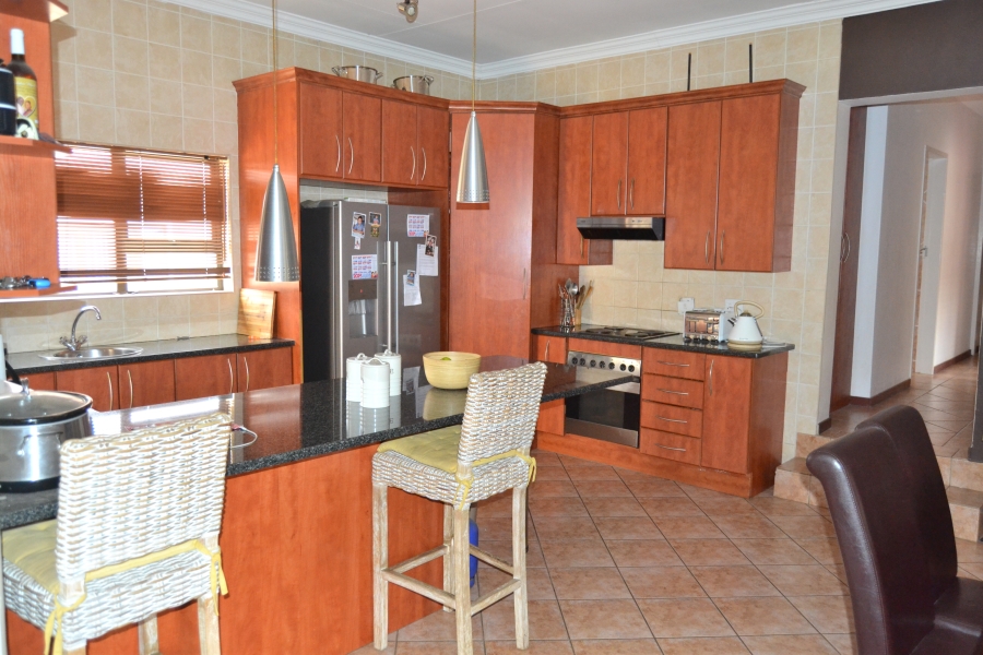 3 Bedroom Property for Sale in Thatchfield Estate Gauteng