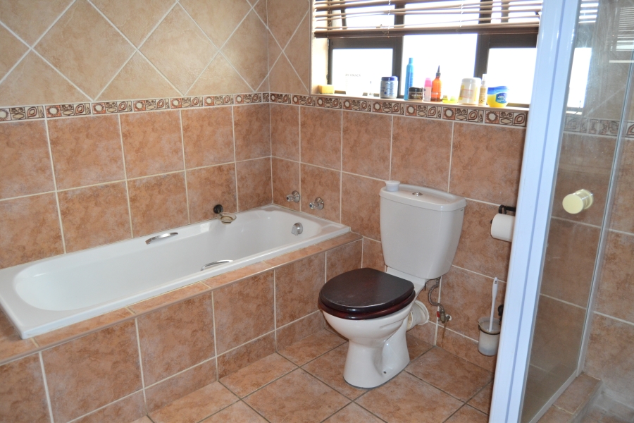 3 Bedroom Property for Sale in Thatchfield Estate Gauteng