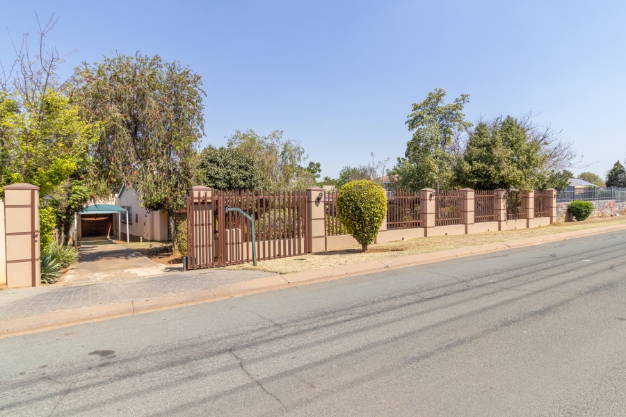 4 Bedroom Property for Sale in Kibler Park Gauteng