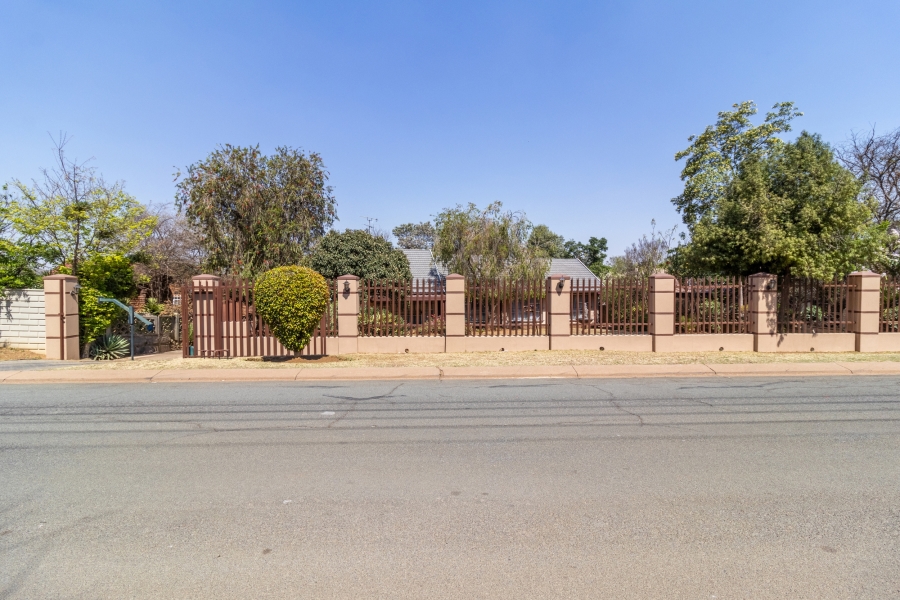 4 Bedroom Property for Sale in Kibler Park Gauteng