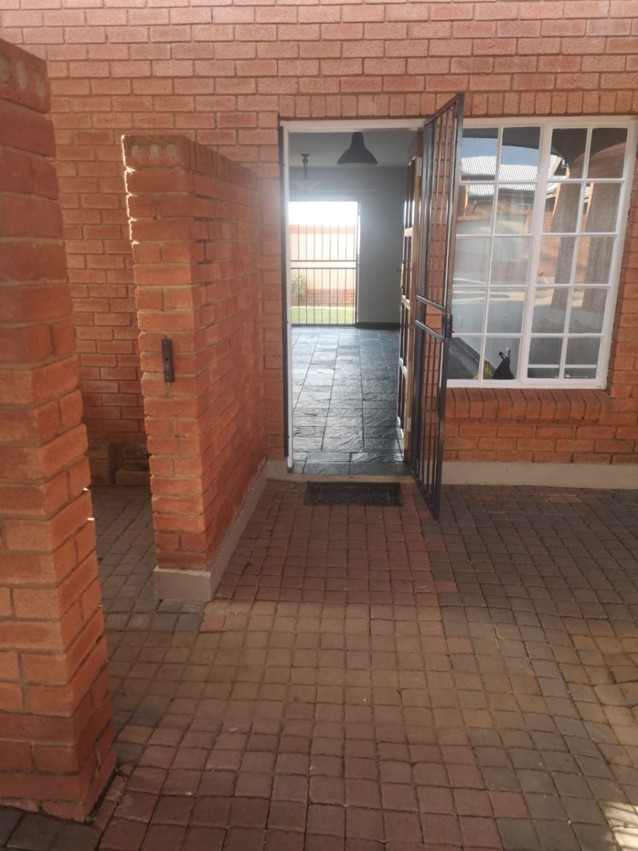 2 Bedroom Property for Sale in Montana Gauteng