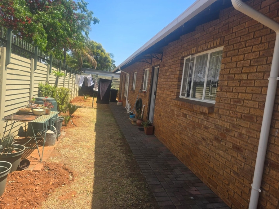 5 Bedroom Property for Sale in Montana Park Gauteng