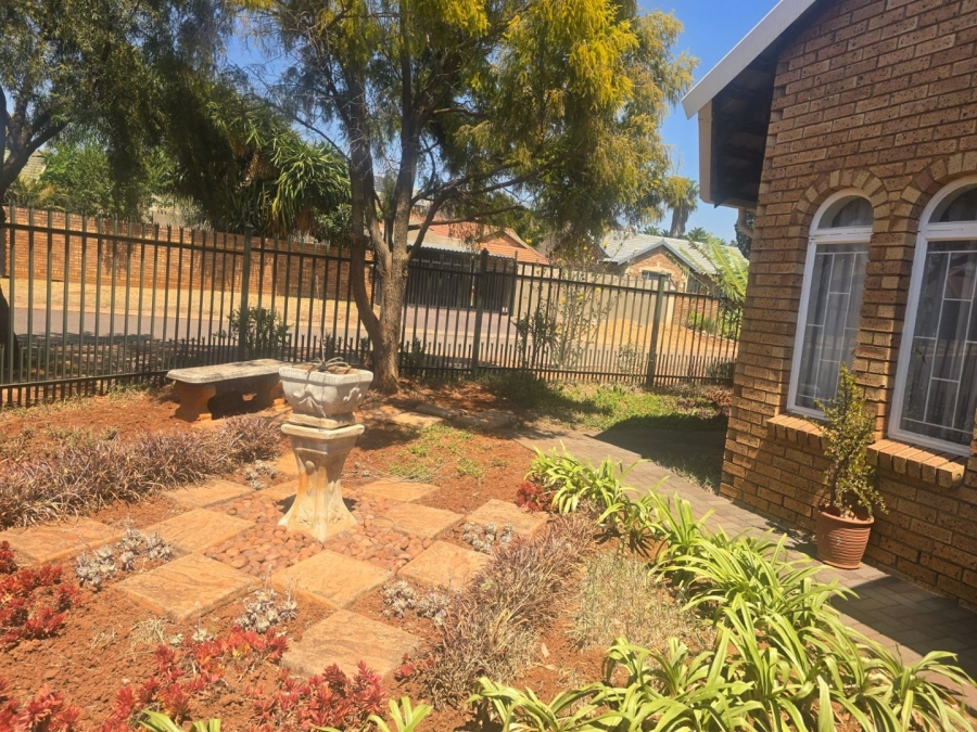 5 Bedroom Property for Sale in Montana Park Gauteng