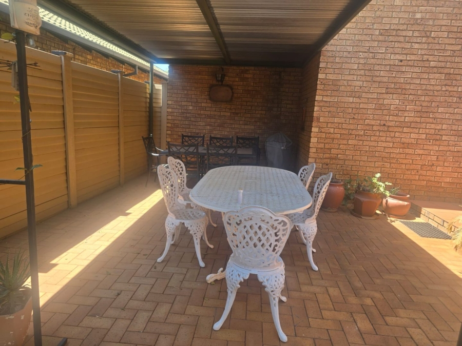 5 Bedroom Property for Sale in Montana Park Gauteng