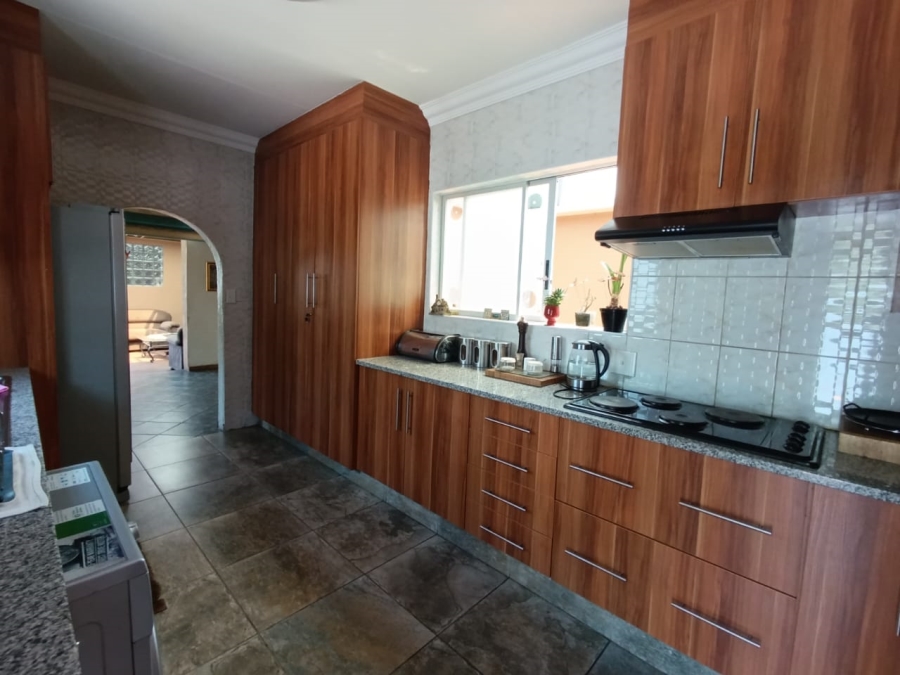 3 Bedroom Property for Sale in Brackendowns Gauteng