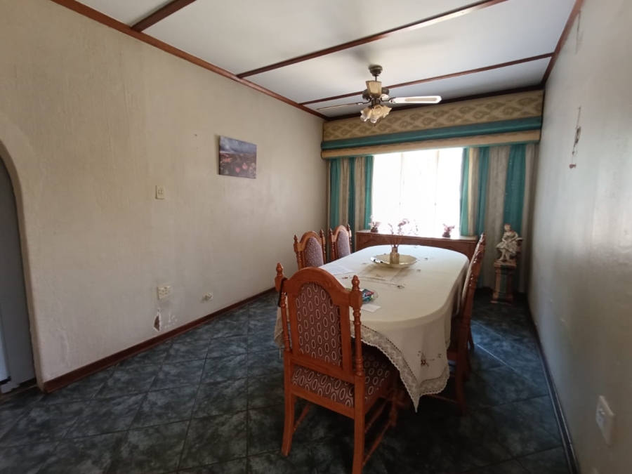 3 Bedroom Property for Sale in Brackendowns Gauteng