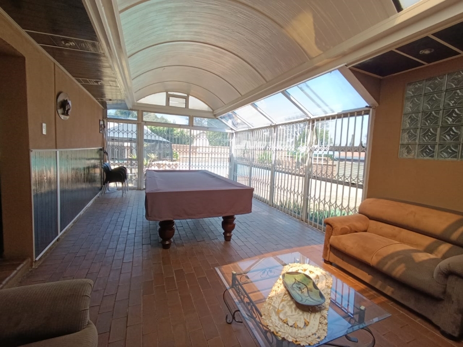 3 Bedroom Property for Sale in Brackendowns Gauteng